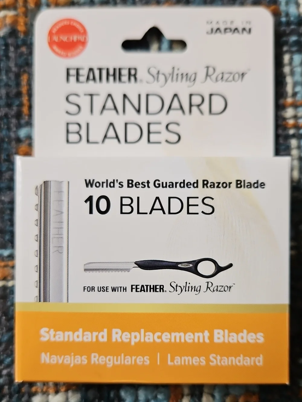 feathers Standard Blades Pack — White and Yellow Packaging
